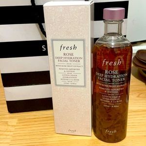 🌹 BNIB FRESH ROSE DEEP HYDRATION TONER! 🌹
